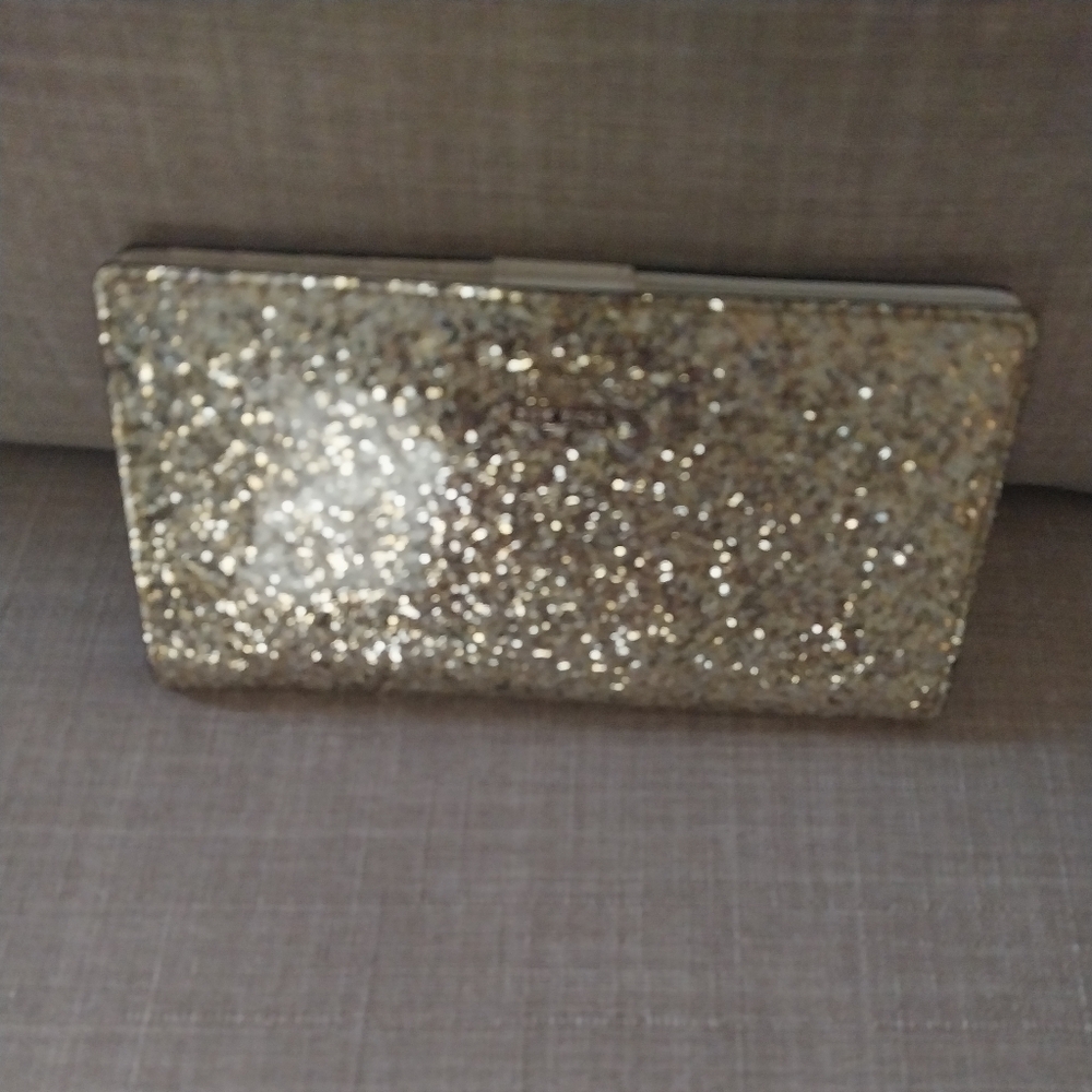 NWOT kate spade Burgess Court Small Slim Bifold Wallet